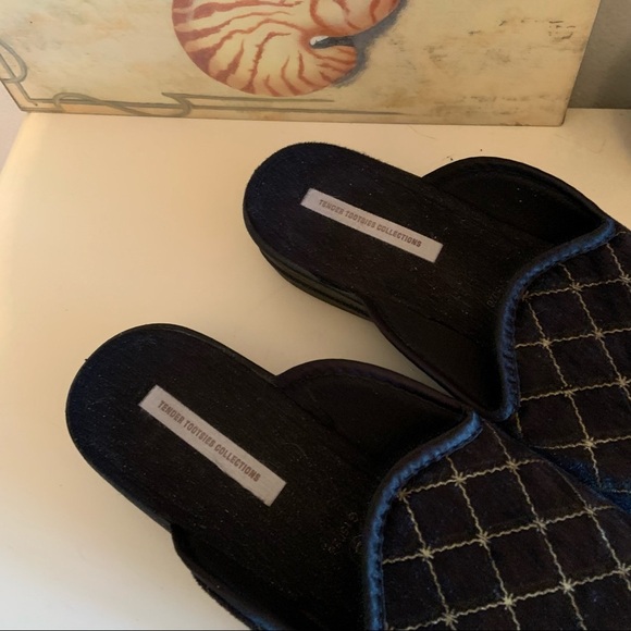 Tender Tootsie size 8 slippers - Picture 2 of 6